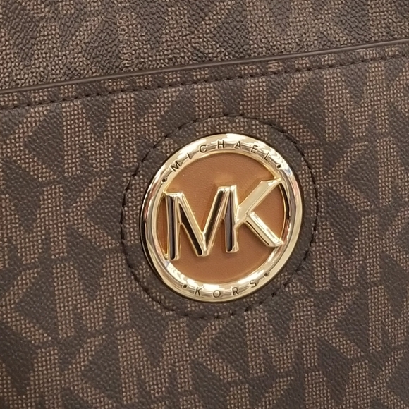 SOLD🎉New Michael Kors Brown Tan Gold Chain Signature Print Should Handbag Brown - Picture 3 of 3